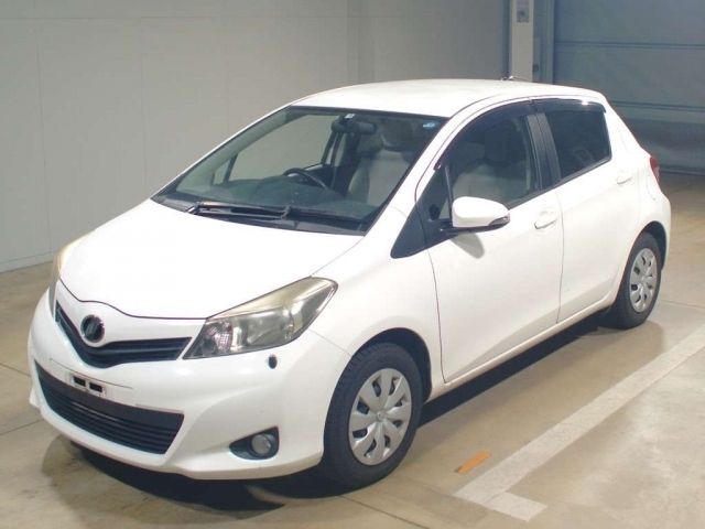 7281 Toyota Vitz NSP130 2011 г. (TAA Kinki)