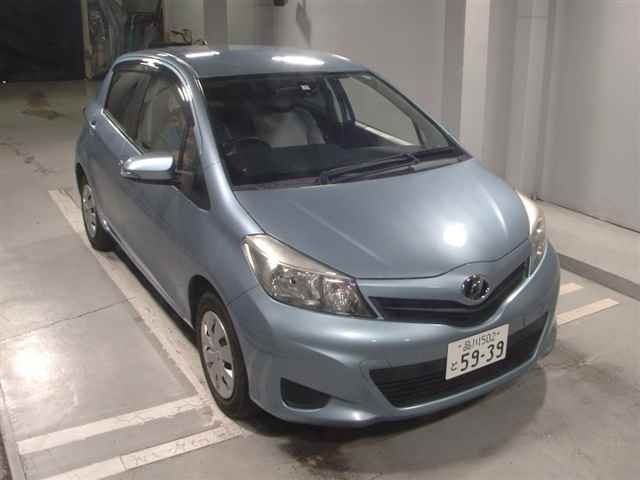 8303 Toyota Vitz KSP130 2013 г. (JU Tokyo)