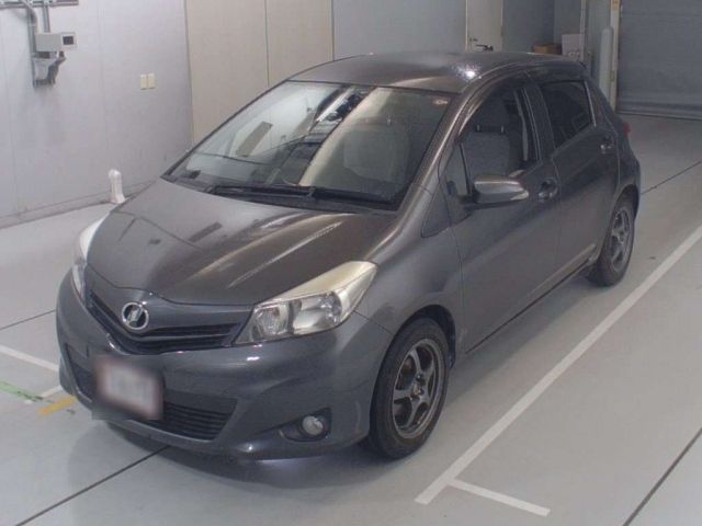 90288 Toyota Vitz NSP130 2011 г. (CAA Chubu)