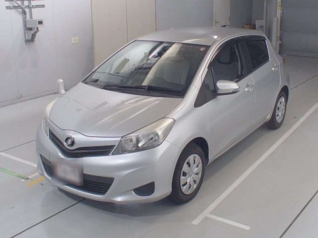 90347 Toyota Vitz NSP130 2011 г. (CAA Chubu)