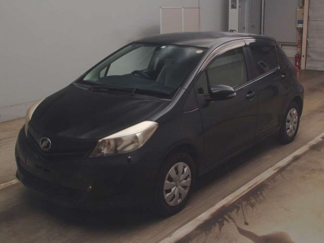 9087 Toyota Vitz KSP130 2012 г. (TAA Kantou)