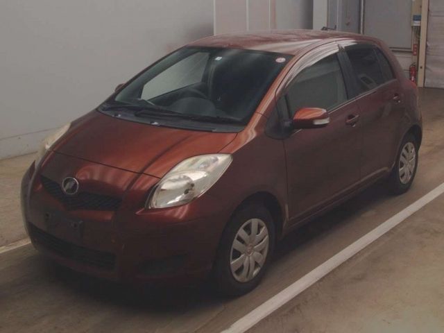 9108 Toyota Vitz KSP90 2011 г. (TAA Kantou)