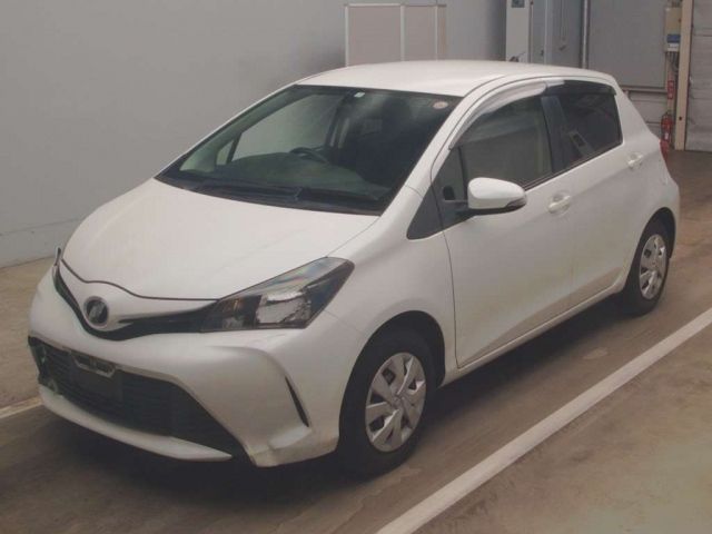 9164 Toyota Vitz KSP130 2015 г. (TAA Kantou)