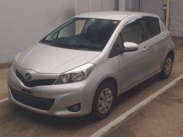 9166 Toyota Vitz NSP130 2013 г. (TAA Kantou)