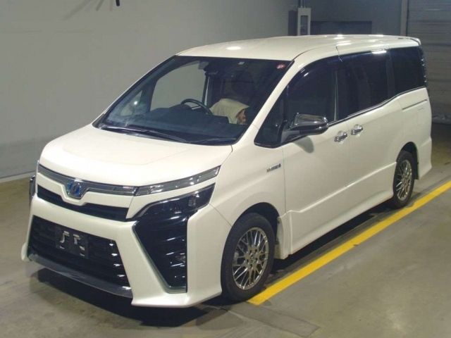 12518 Toyota Voxy ZWR80W 2019 г. (TAA Yokohama)