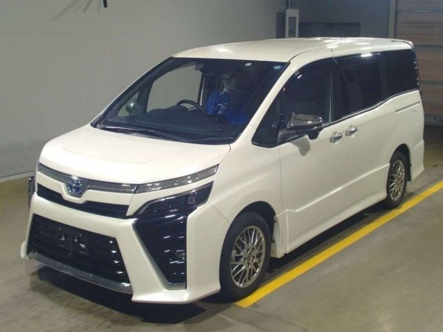 12630 Toyota Voxy ZWR80W 2020 г. (TAA Yokohama)