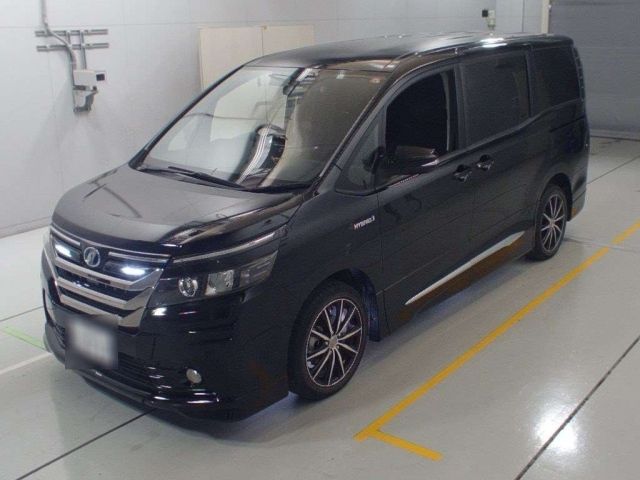 20165 Toyota Voxy ZWR80G 2014 г. (CAA Chubu)