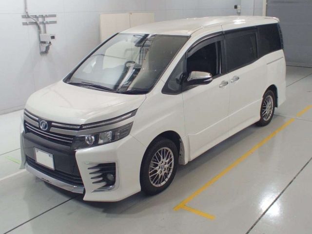 20291 Toyota Voxy ZWR80W 2017 г. (CAA Chubu)