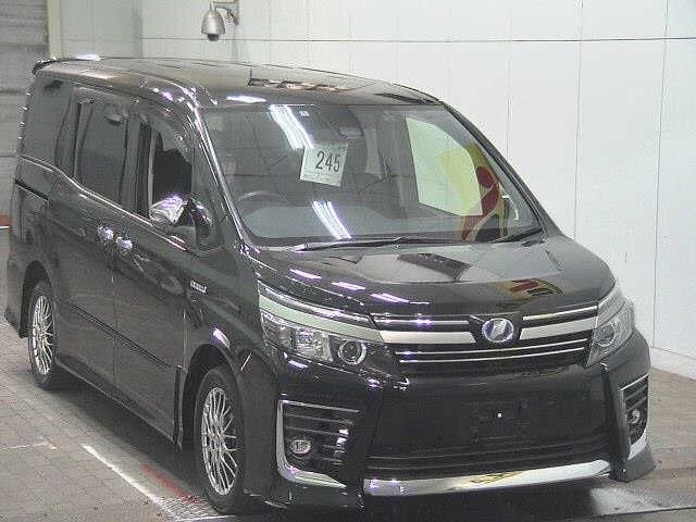 245 Toyota Voxy ZWR80W 2016 г. (JU Fukushima)