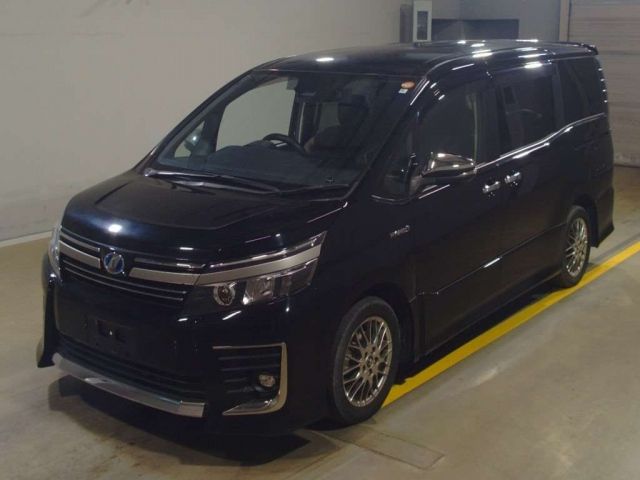 312 Toyota Voxy ZWR80W 2016 г. (TAA Yokohama)