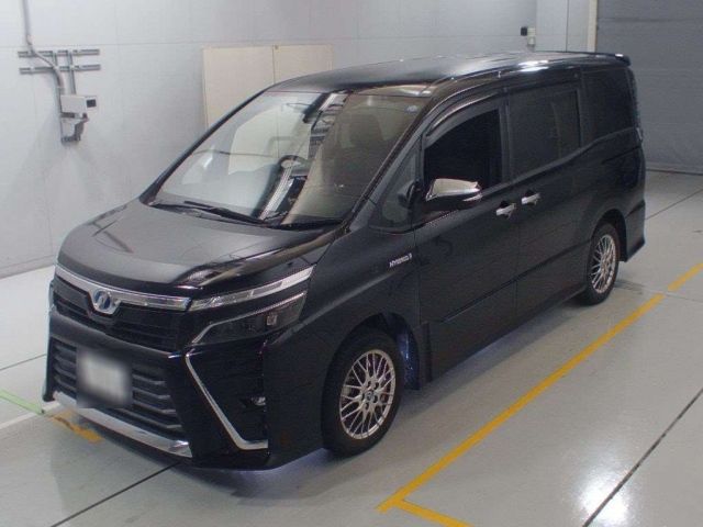 36530 Toyota Voxy ZWR80W 2018 г. (CAA Chubu)