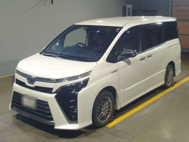 473 Toyota Voxy ZWR80W 2018 г. (TAA Yokohama)