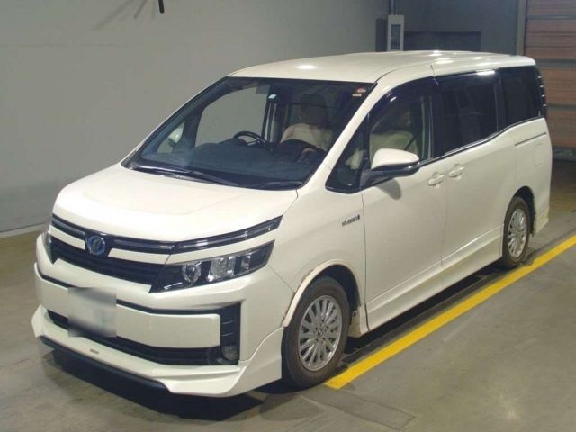 476 Toyota Voxy ZWR80G 2014 г. (TAA Yokohama)