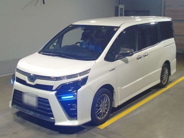 485 Toyota Voxy ZWR80W 2018 г. (TAA Yokohama)