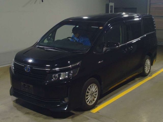 503 Toyota Voxy ZWR80G 2014 г. (TAA Yokohama)