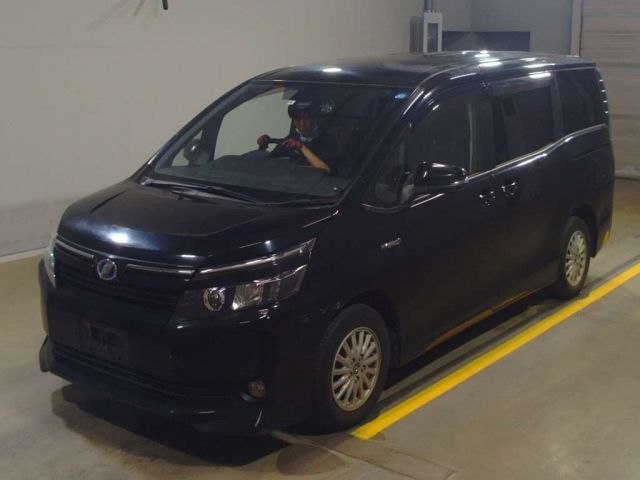 536 Toyota Voxy ZWR80G 2016 г. (TAA Yokohama)