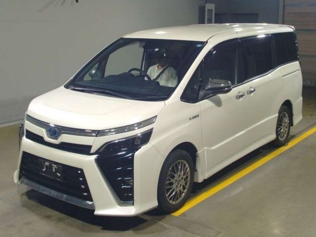 544 Toyota Voxy ZWR80W 2019 г. (TAA Yokohama)