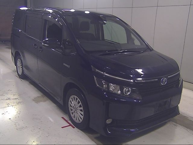 55065 Toyota Voxy ZWR80G 2016 г. (Honda Nagoya)