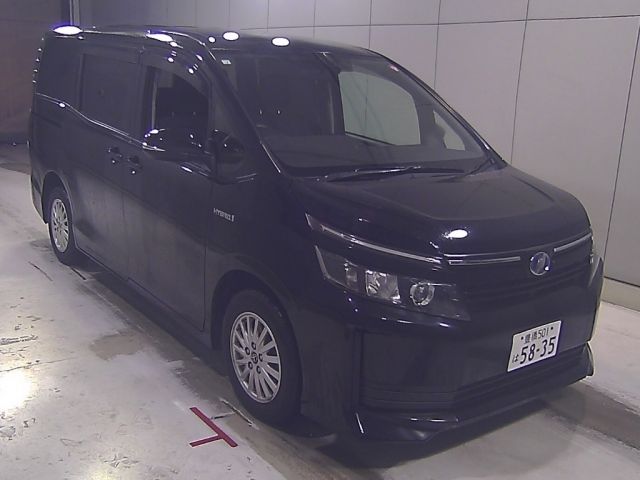 55274 Toyota Voxy ZWR80G 2014 г. (Honda Nagoya)