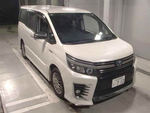 8046 Toyota Voxy ZWR80W 2016 г. (JU Tokyo)