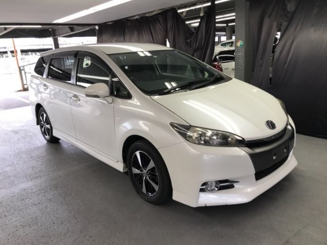 1085 Toyota Wish ZGE20W 2015 г. (NISSAN Osaka)