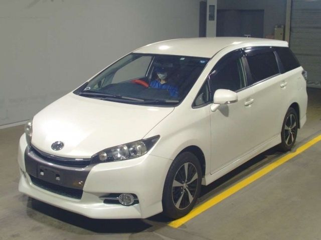 12647 Toyota Wish ZGE20W 2016 г. (TAA Yokohama)