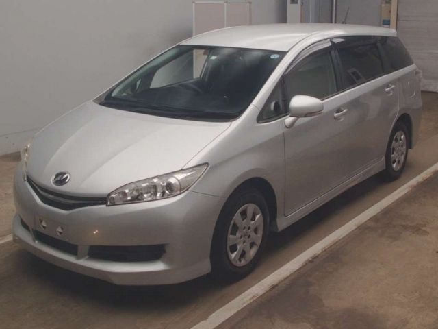 202 Toyota Wish ZGE20G 2013 г. (TAA Kantou)