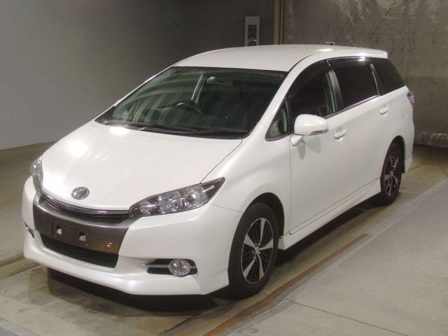 2323 Toyota Wish ZGE20W 2017 г. (TAA Kinki)