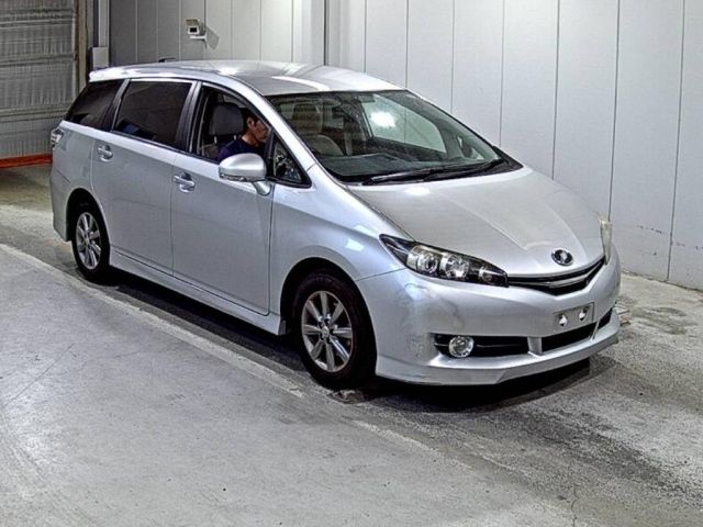 5056 Toyota Wish ZGE20G 2012 г. (LAA Shikoku)