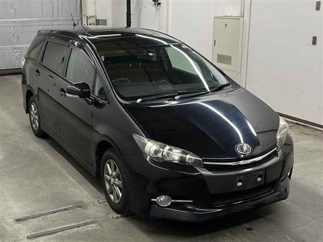 65623 Toyota Wish ZGE25W 2013 г. (MIRIVE Saitama)