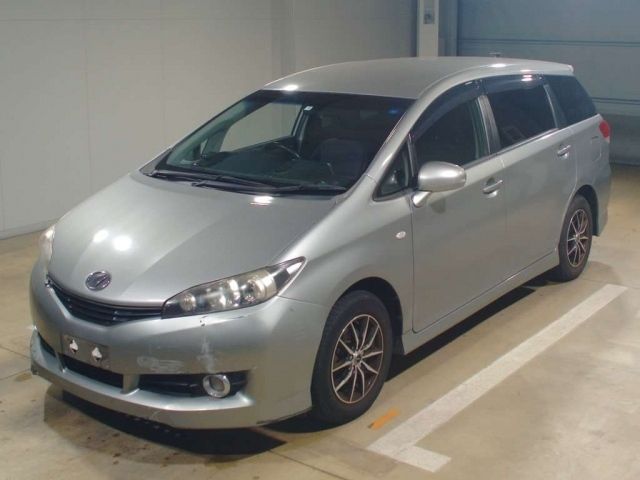 7376 Toyota Wish ZGE20G 2011 г. (TAA Kinki)