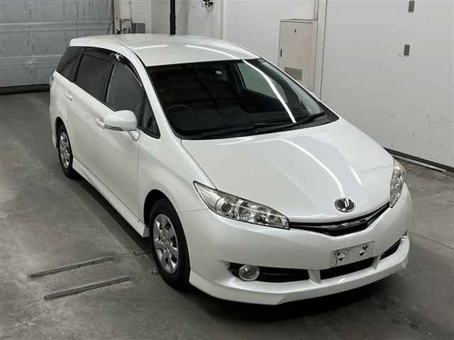 75120 Toyota Wish ZGE20G 2012 г. (MIRIVE Saitama)