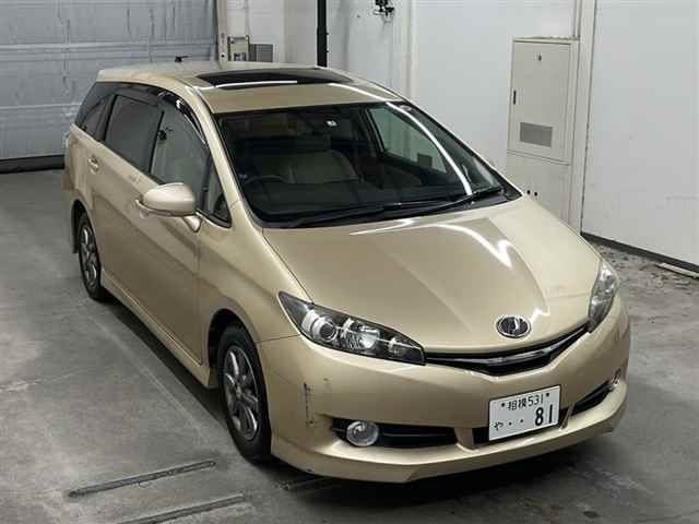 75146 Toyota Wish ZGE20G 2015 г. (MIRIVE Saitama)