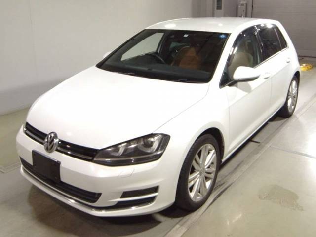 121 VOLKSWAGEN GOLF AUCPT 2015 г. (TAA Tohoku)