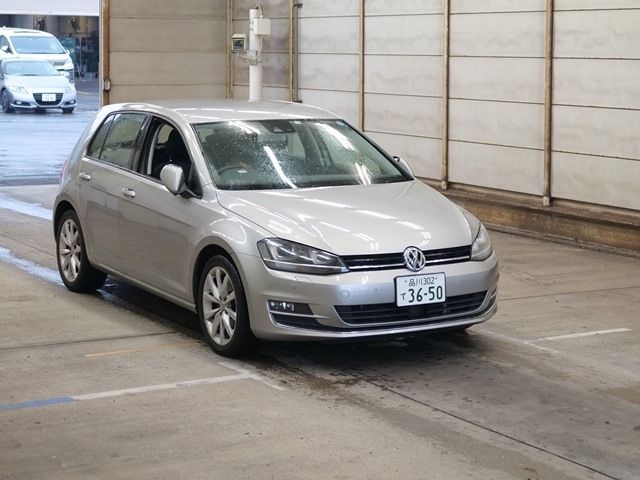 5006 VOLKSWAGEN GOLF AUCPT 2013 г. (ARAI Bayside)