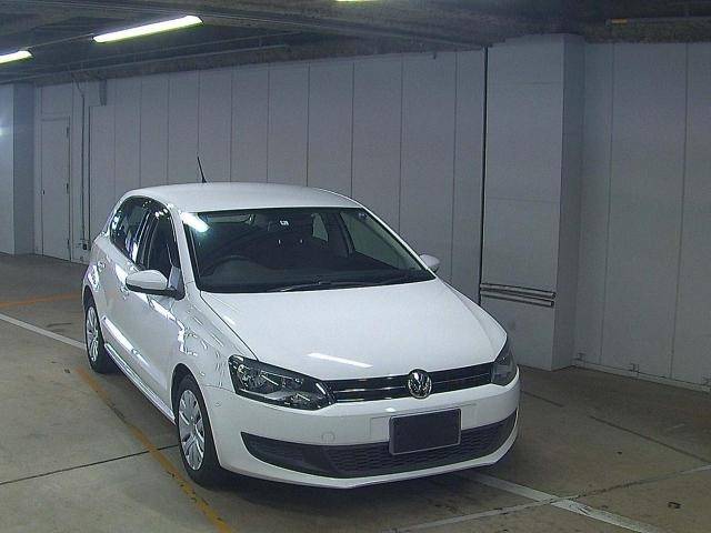 210 VOLKSWAGEN POLO 6RCBZ 2012 г. (ZIP Osaka)