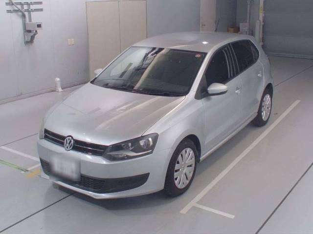 36448 VOLKSWAGEN POLO 6RCBZ 2011 г. (CAA Chubu)