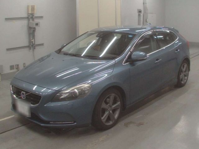 60184 VOLVO V40 2013 г. (CAA Tokyo)