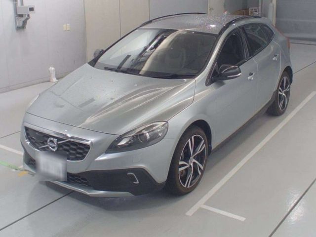 36937 VOLVO V40 MB5204T 2014 г. (CAA Chubu)