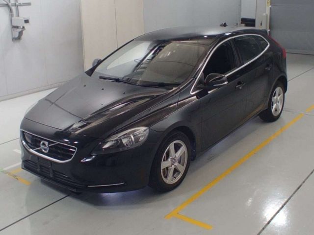 20066 VOLVO V40 MD4204T 2016 г. (CAA Chubu)