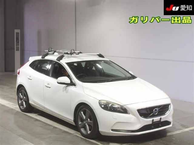 31 VOLVO V40 MB4164T 2014 г. (JU Aichi)