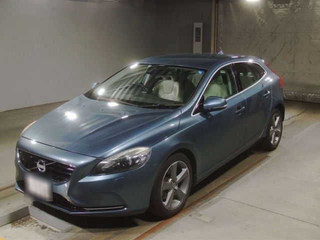 5033 VOLVO V40 MB4164T 2013 г. (TAA Kinki)