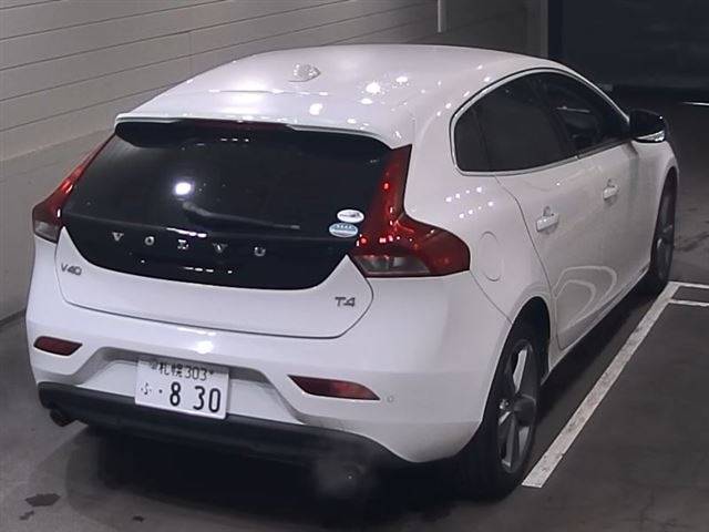 5061 VOLVO V40 MB4164T 2013 г. (SAA Sapporo)
