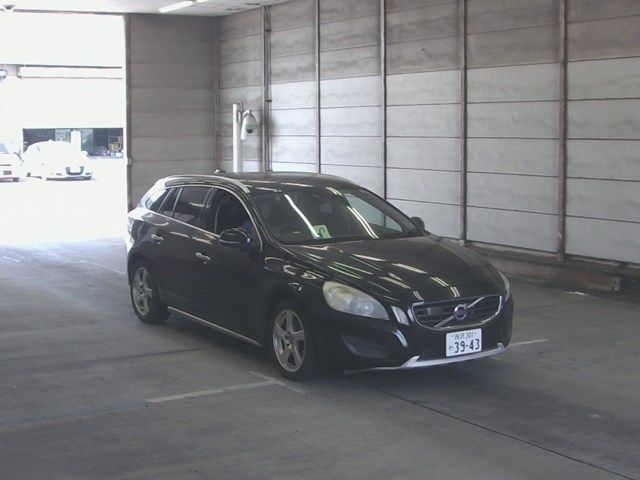 2158 VOLVO V60 FB4164T 2012 г. (ARAI Bayside)