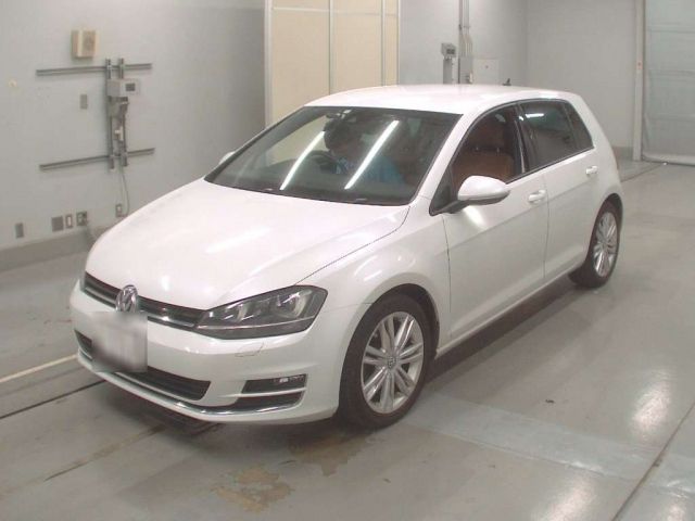 10135 Volkswagen Golf AUCPT 2015 г. (CAA Tokyo)