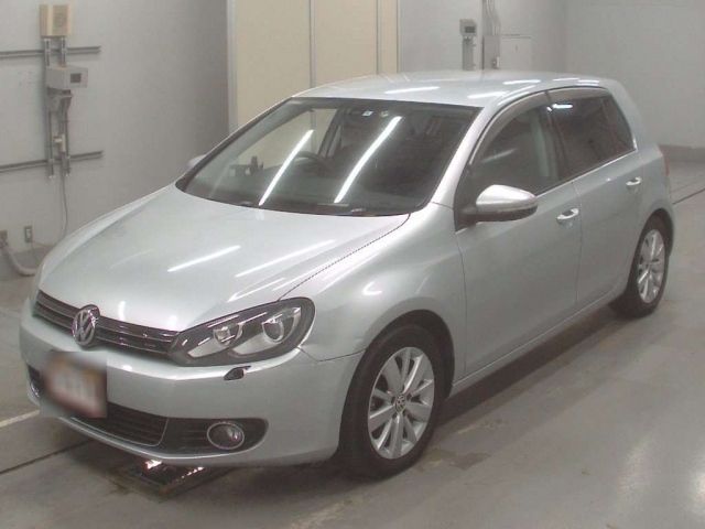 10154 Volkswagen Golf 1KCAX 2012 г. (CAA Tokyo)