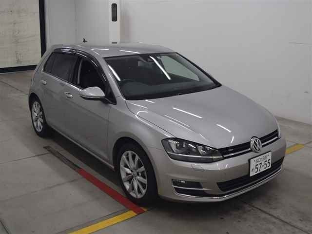 30255 Volkswagen Golf AUCPT 2015 г. (MIRIVE Osaka)