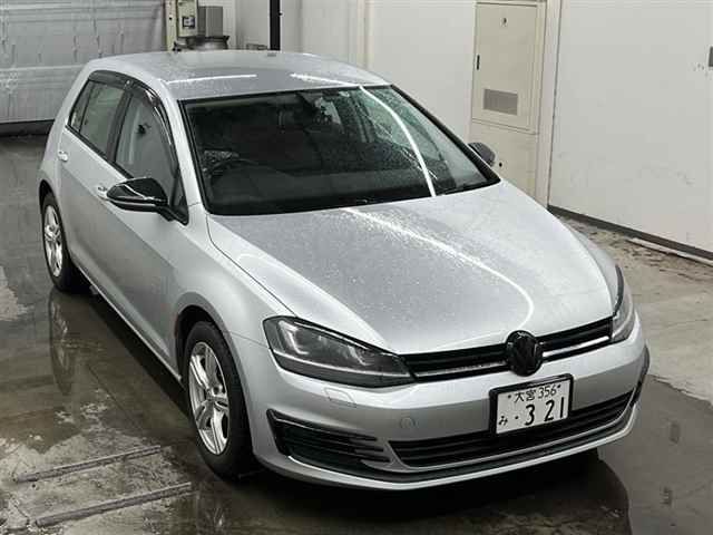 35105 Volkswagen Golf AUCJZ 2015 г. (MIRIVE Saitama)