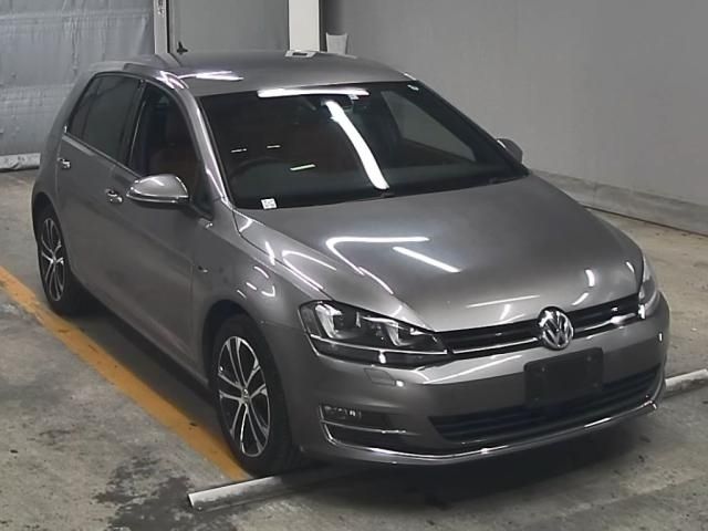 381 Volkswagen Golf AUCPT 2014 г. (ZIP Tokyo)