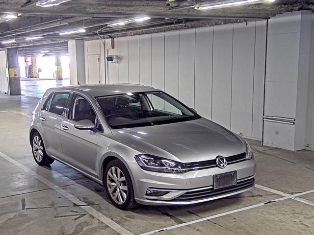 47 Volkswagen Golf AUCPT 2017 г. (ZIP Osaka)